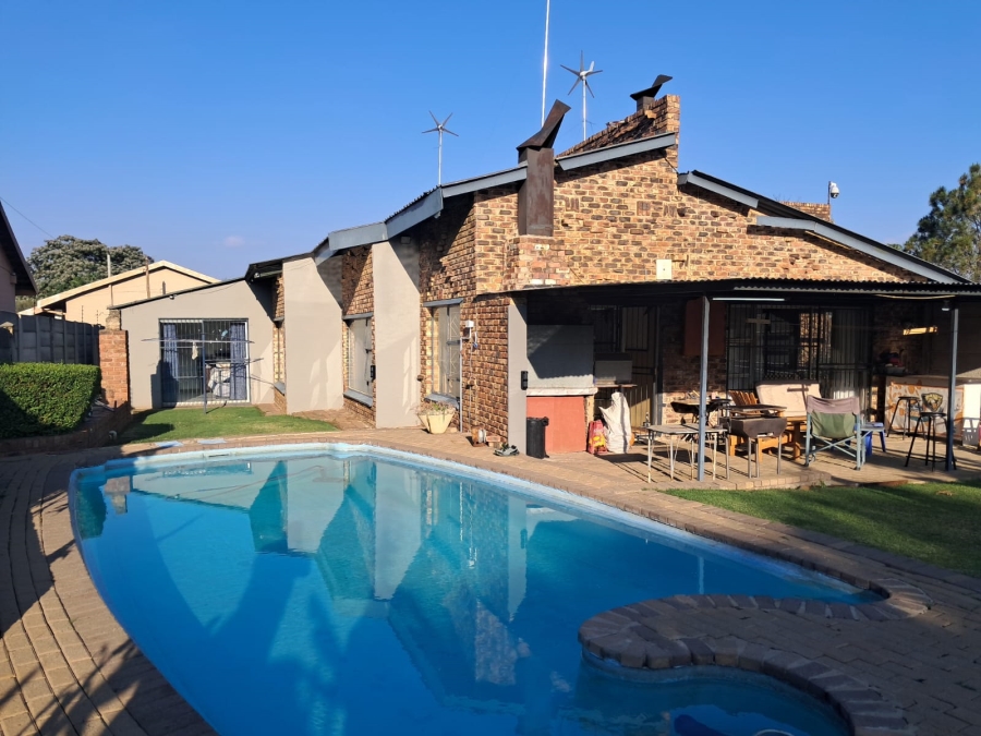 4 Bedroom Property for Sale in Riebeeckstad Free State